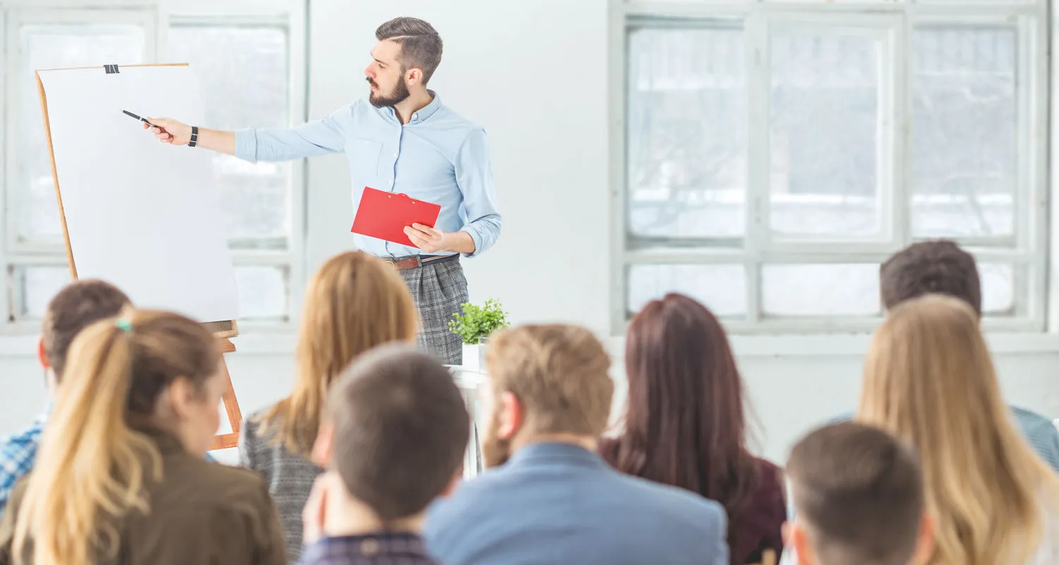 Обучили группу людей с ограничениями по слуху